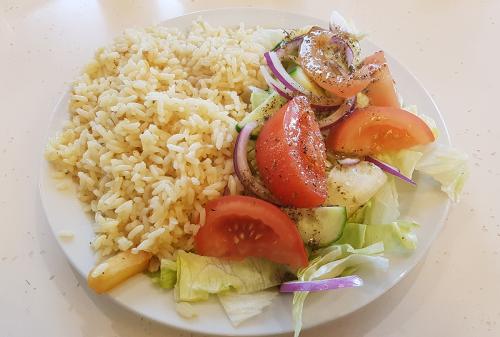 Poissonnerie-Mediterranee-rice-and-salad