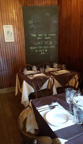 Toucheh-Interior-4